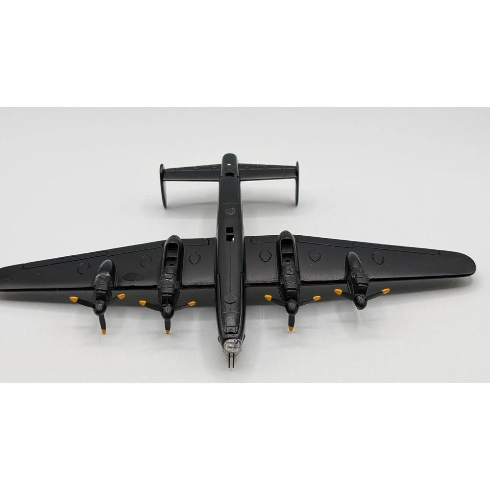 Military Giants of the Sky Avro Lancaster Admiral Prune - Bombardier Diecast